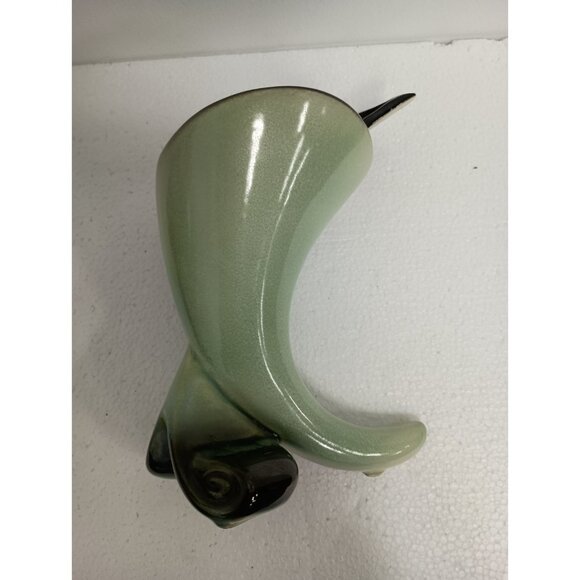 Vintage Hull Pottery USA Pine & Parchment Cornucopia Vase Mid Century Modern - Picture 6 of 8
